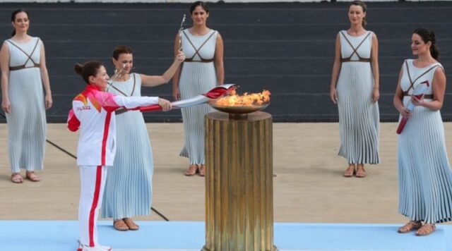 El Sumario - Grecia entregó antorcha olímpica para los Juegos de Invierno de Pekín 2022