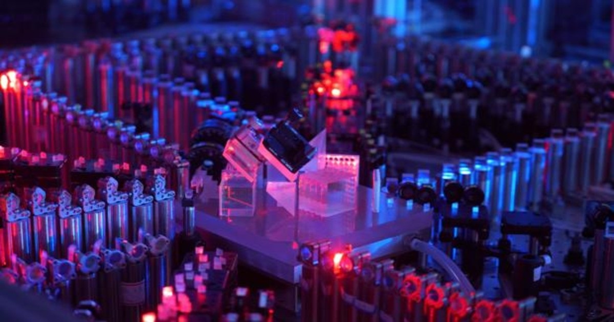 El Sumario - China presentó una computadora cuántica 10.000 millones de veces más rápida