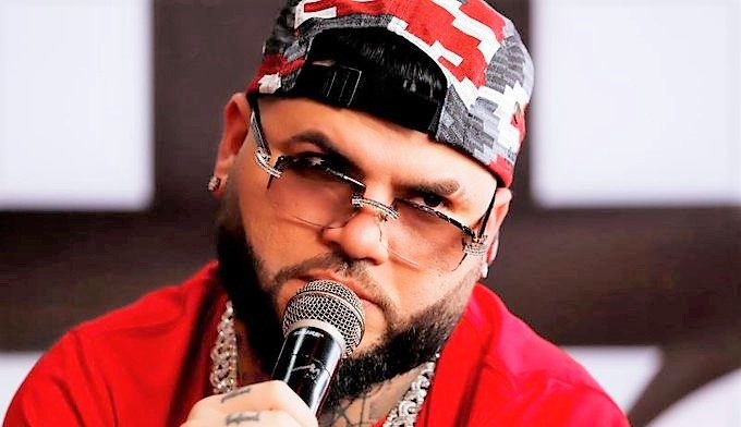 El Sumario - Farruko estrenó el video musical de “Baja Cali”