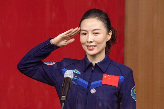 El Sumario - Wang Yaping, la primera mujer china en hacer una caminata espacial
