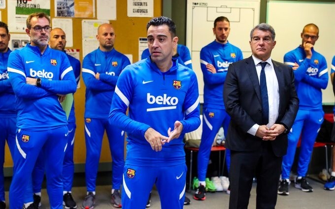 El Sumario - Xavi Hernández dirigió su primer entrenamiento con el FC Barcelona