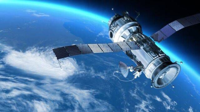 El Sumario - Amazon enviará al espacio dos satélites de Internet de alta velocidad en 2022