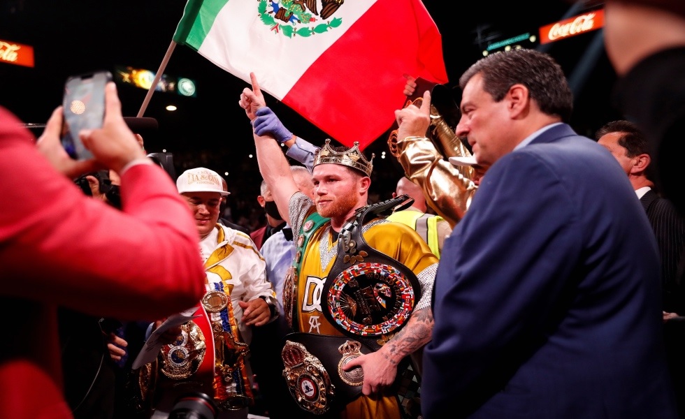 El Sumario - Saúl “Canelo” Álvarez se corona como el nuevo “rey” del peso supermediano