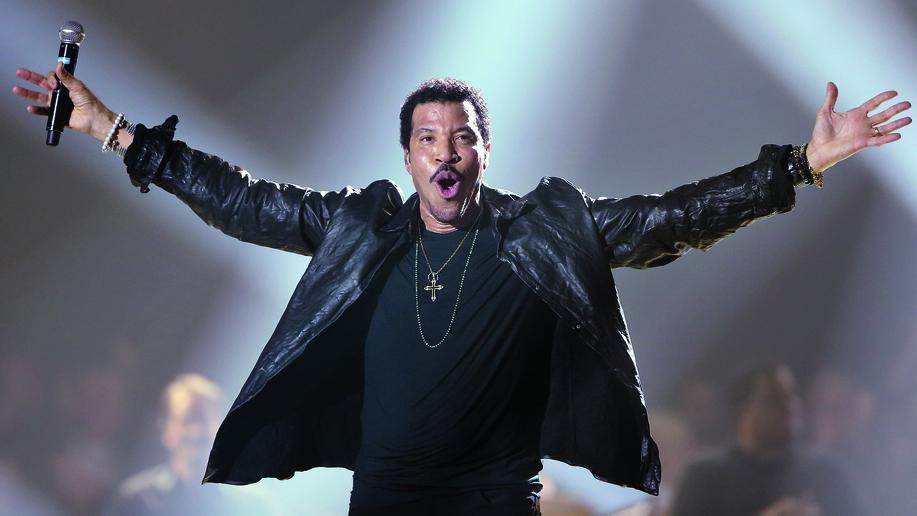 El Sumario - Lionel Richie firma un acuerdo exclusivo con UMPG para distribuir sus canciones