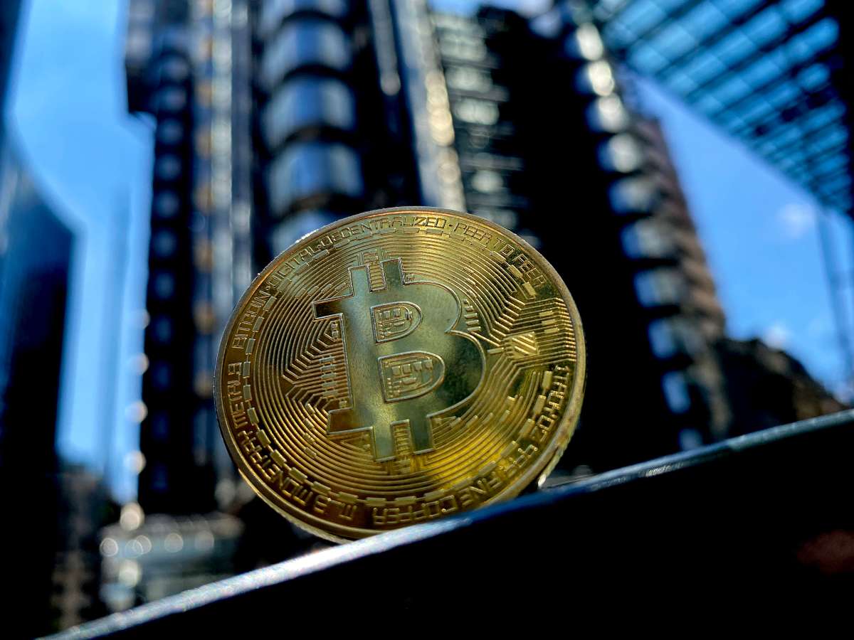 El Sumario - El Salvador construirá obras públicas con “ganancias” Bitcoin