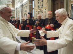 Francisco homenaje Benedicto XVI