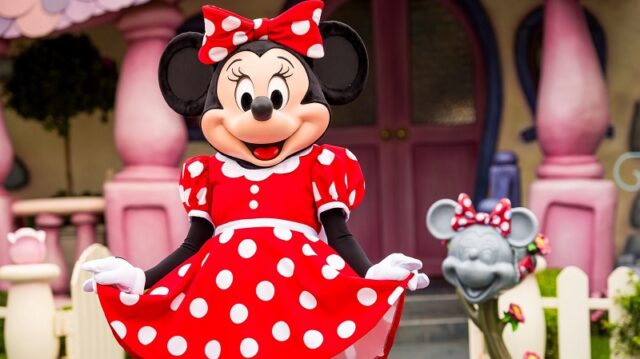 Indiferencia Rizo crimen Minnie Mouse guarda su icónico vestido rojo y apuesta por una nueva imagen  | El Sumario Minnie Mouse guarda su icónico vestido rojo y apuesta por una  nueva imagen