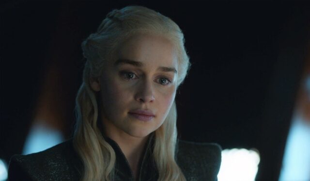 El Sumario - Emilia Clarke sufrió dos aneurismas mientras rodaba GOT Emilia Clarke aneurismas GOT