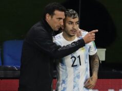 Lionel Scaloni y Ángel Correa de Argentina