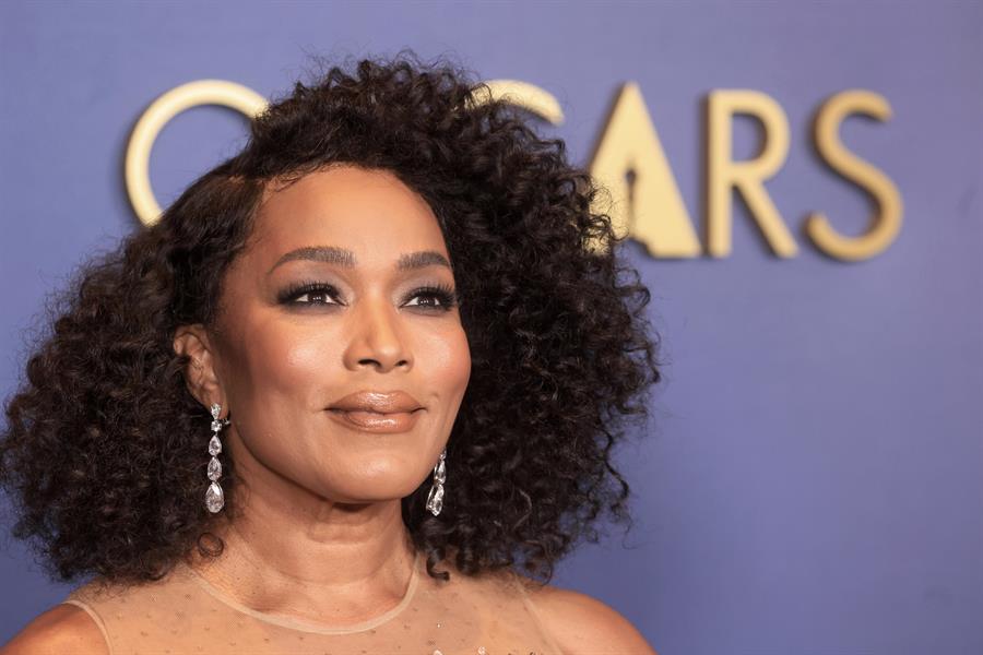 Angela Bassett