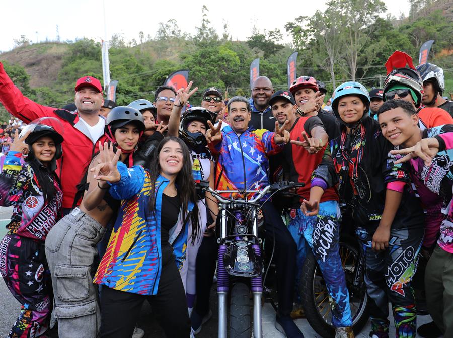Nicolás Maduro - Motopiruetas