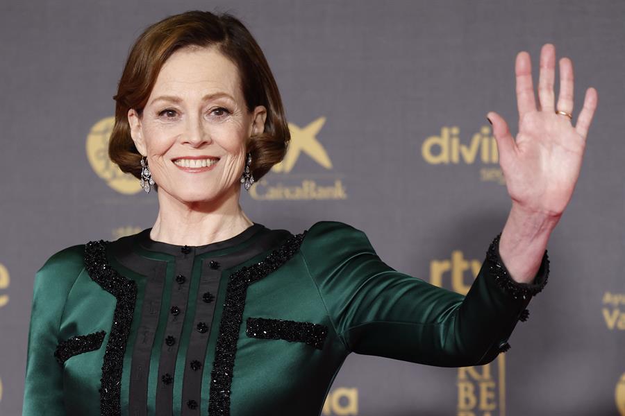 Sigourney Weaver