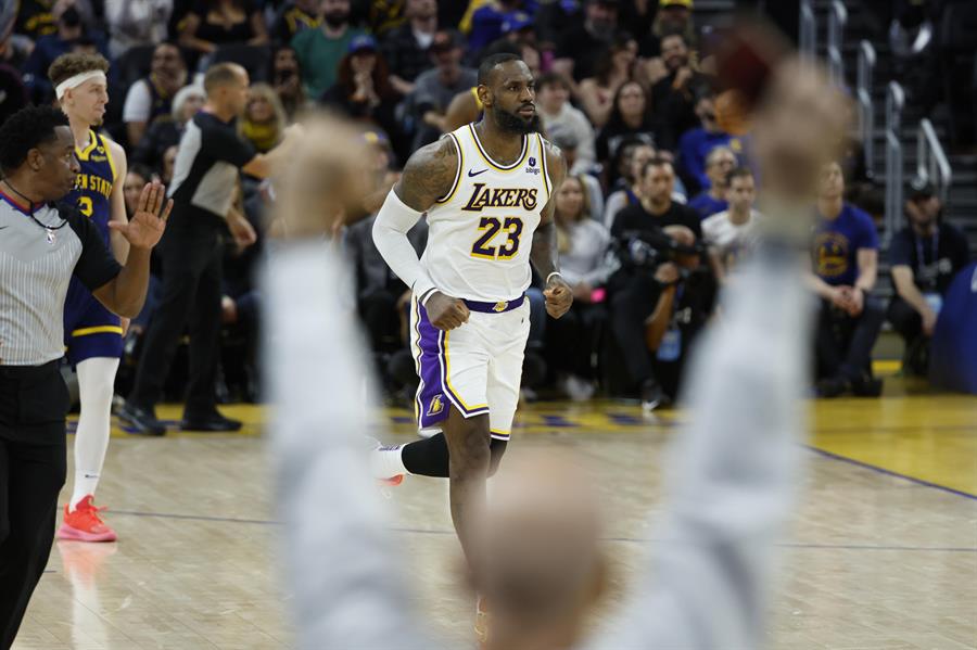 LeBron James - Lakers