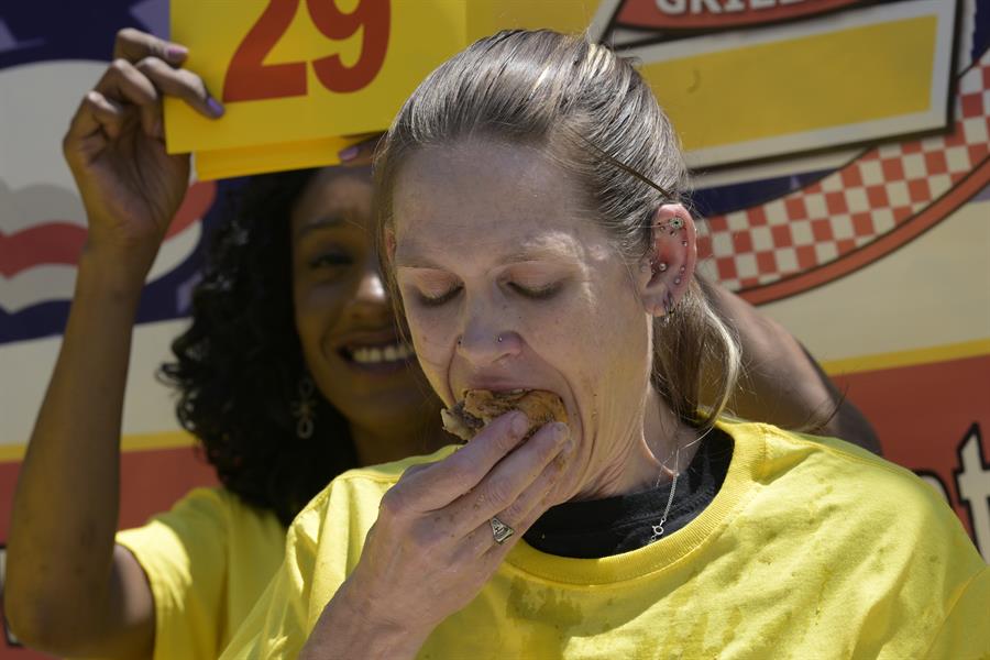concurso comer hamburguesas
