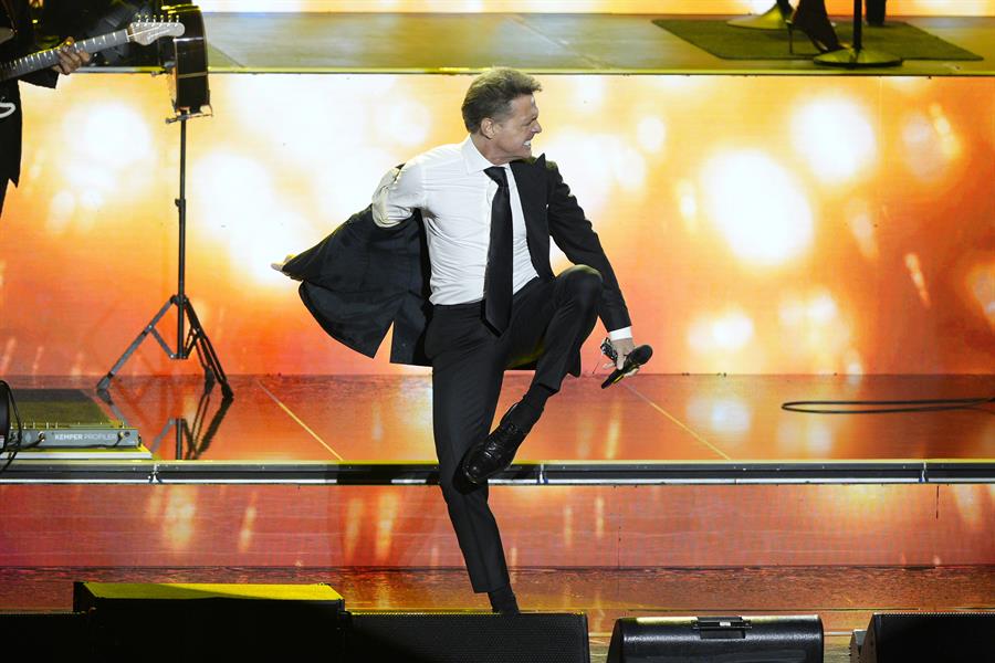 Luis Miguel