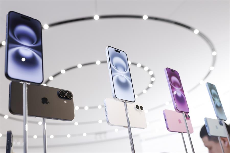 iPhone 16 - Apple