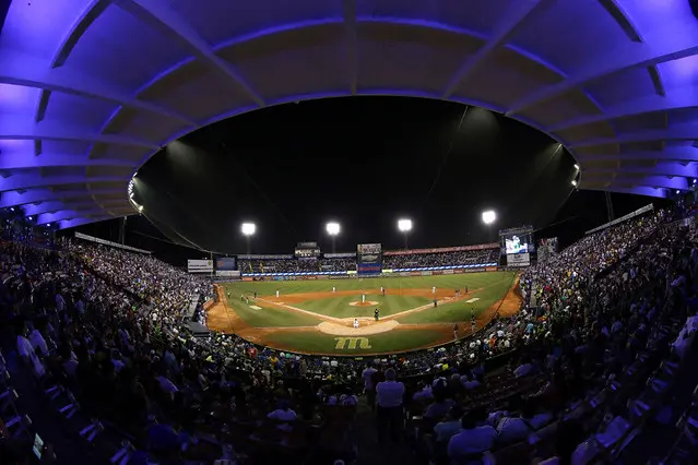 Caracas Vs. Magallanes en Valencia