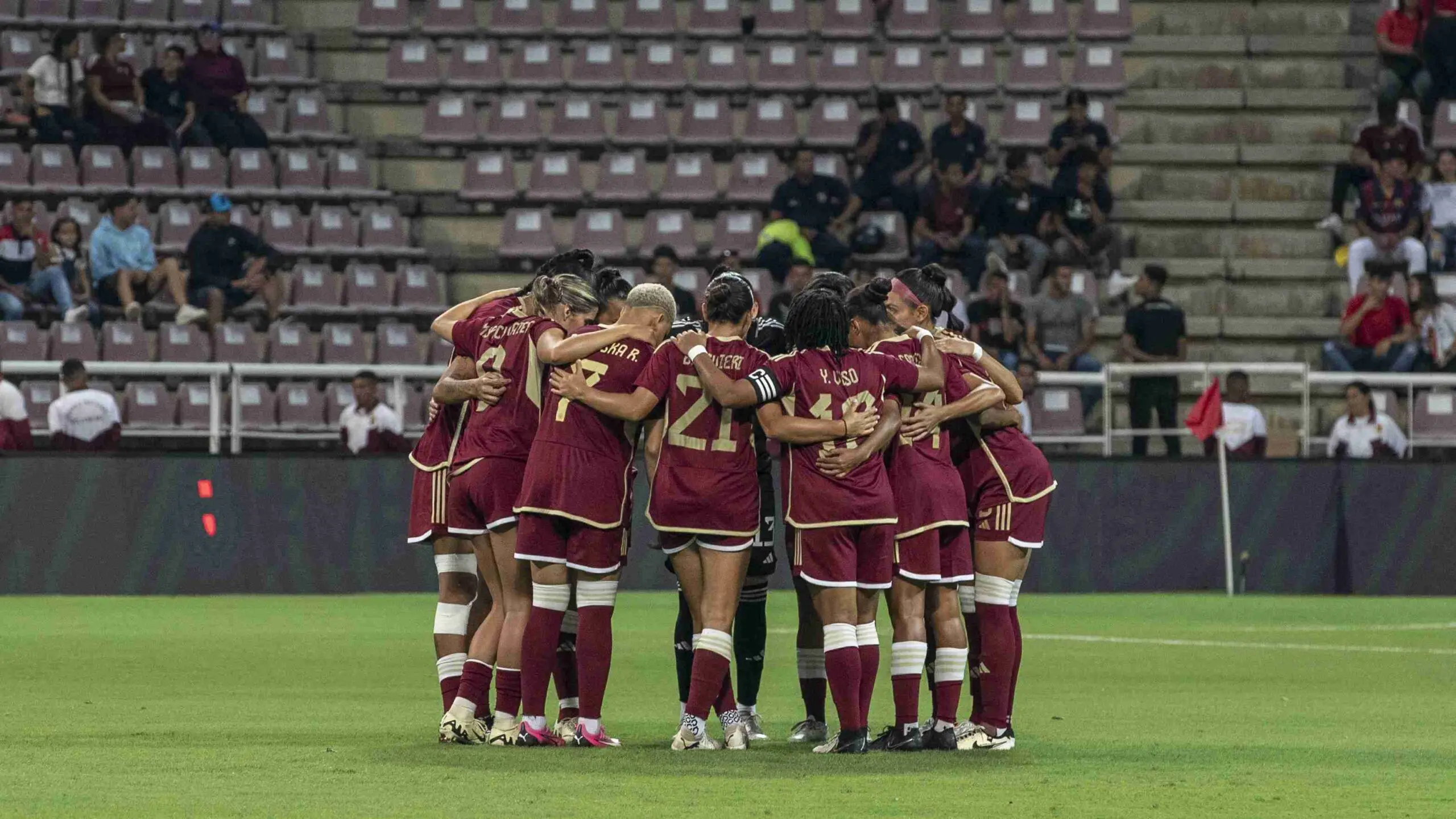 Vinotinto Femenina