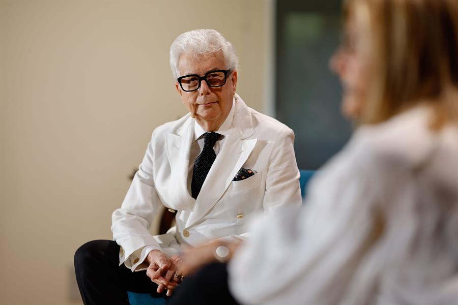 Ken Follett