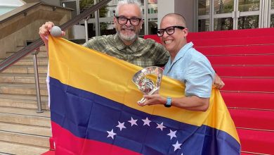 Jhon Da Silva y Juan Carlos Martínez de La Web y creadores de la competencia, conductores del podcast Vacílate Esto
