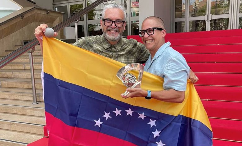 Jhon Da Silva y Juan Carlos Martínez de La Web y creadores de la competencia, conductores del podcast Vacílate Esto
