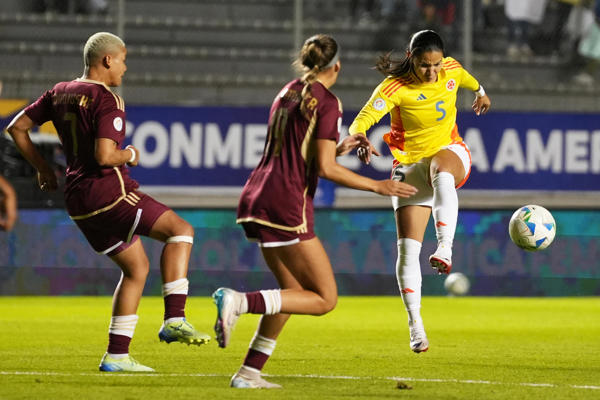 Vinotinto Femenina