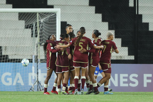 Vinotinto Femenina