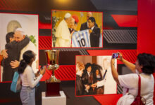 Exposición sobre Maradona en Caracas