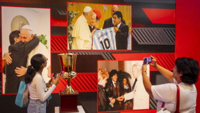 Exposición sobre Maradona en Caracas