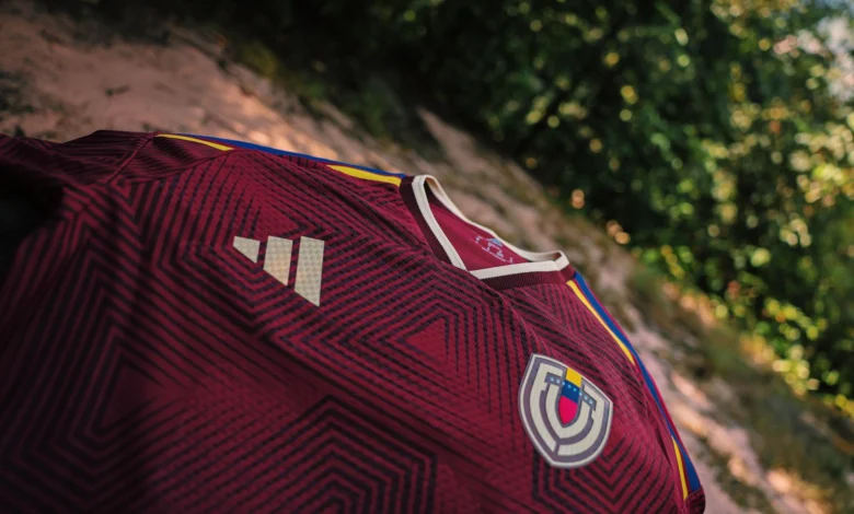 Nueva camiseta adidas Vinotinto
