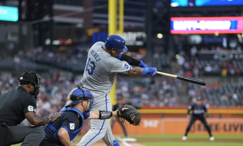 Salvador Pérez - MLB