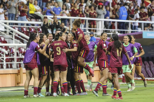 Vinotinto Femenina