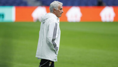 El Benfica informa de que el Real Madrid pagará 15 millones por Mourinho