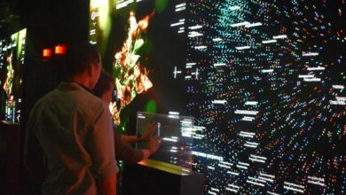 Dataland, el primer museo de IA, usa las emociones del visitante para crear arte
