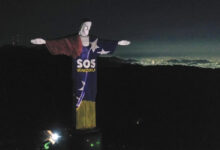 El Cristo de Río de Janeiro rinde homenaje a las víctimas de los terremotos en Venezuela