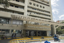 El superviviente de los terremotos Hernán Gil en Venezuela "está estable" en el hospital