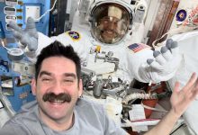 Dos astronautas de la NASA inician caminata para preparar nuevos paneles solares en la EEI