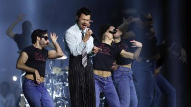 Harry Styles rinde homenaje a Dolly Parton durante un concierto en Nueva York
