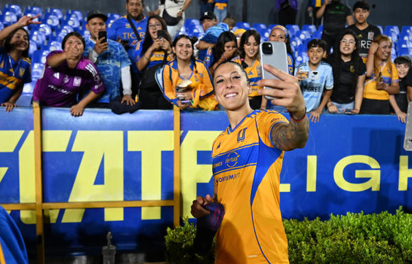 Jenni Hermoso se despide de los Tigres de México