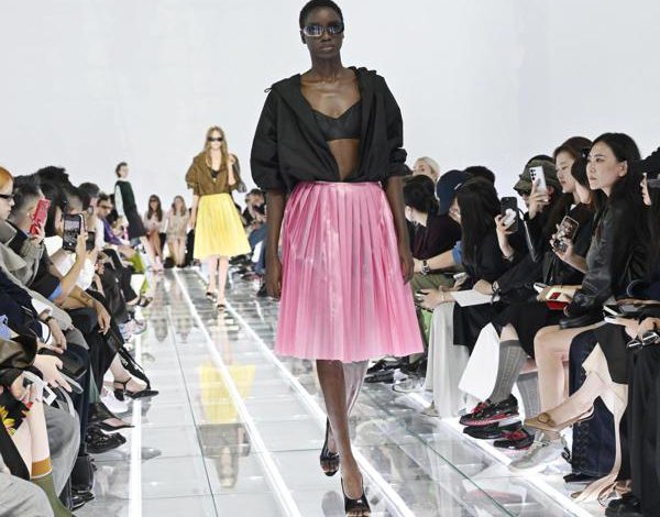 Prada hace de la falda, en todas sus versiones, la protagonista en la pasarela de Milán