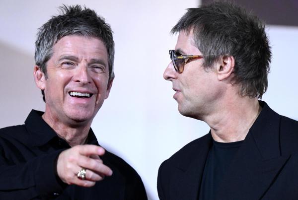 Oasis anuncia una gira mundial de 38 conciertos en 2027, con dos en julio en Barcelona