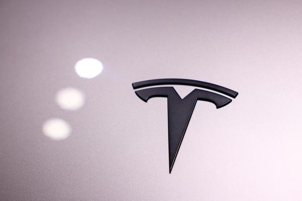 Tesla presenta en Texas el Cybercab, su apuesta por los robotaxis autónomos
