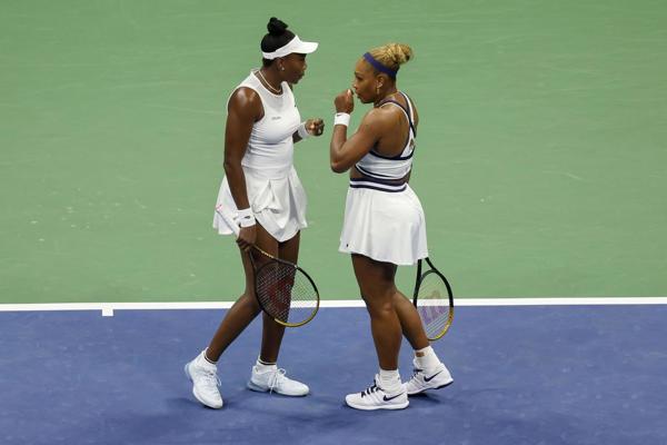 Venus y Serena Williams no pasan de la primera ronda en su regreso a Nueva York