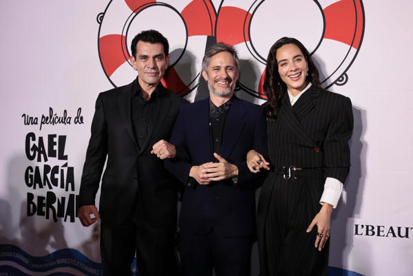 La película 'Hombre al agua' llega a México para "desenmascarar lo ridículo" con humor