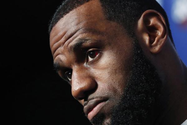 LeBron James, al mando del último súper equipo de la NBA