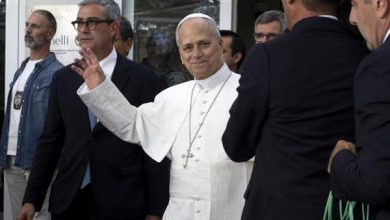 León XIV sale del Hospital para regresar al Vaticano tras recibir el alta hospitalaria