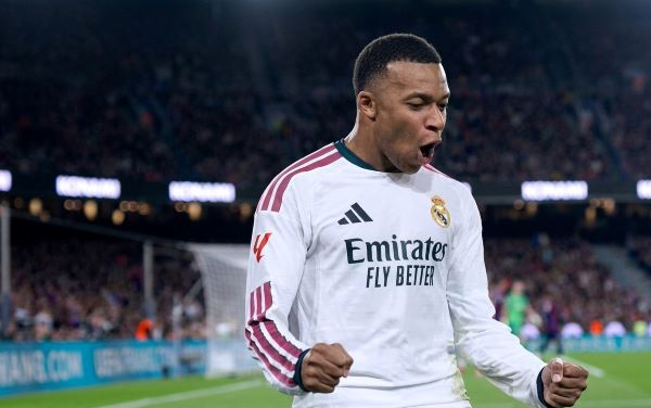 Mbappé marca un doblete en el Clásico y llega a 100 goles con el Real Madrid