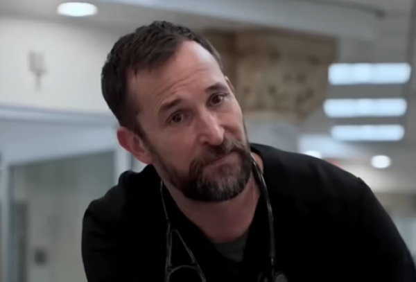 People nombra al actor Noah Wyle como el hombre más sexy del mundo en 2026