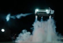 Tesla presenta un Roadster capaz de volar y acelerar de 0 a 100 en menos de un segundo